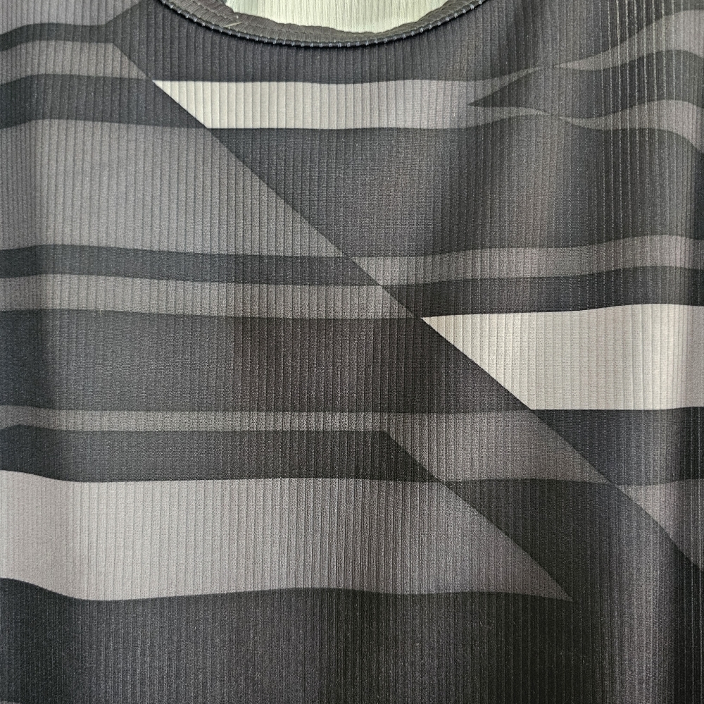 ***3/$30*** NIKE DRI-FIT TANK - Picture 6 of 9